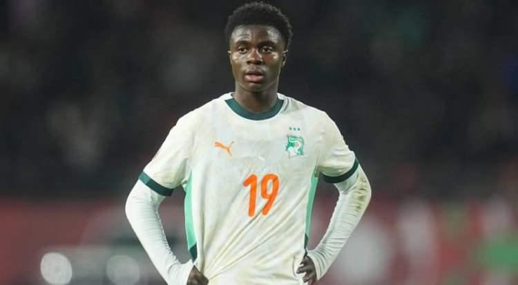 <p>Ancak Oulai'nin bu rakam veya daha &uuml;zerinde bir paraya satılması durumunda ise Fildişi Sahilli oyuncu, Trabzonspor tarihinin en pahalı yabancı oyuncu satışı olarak tarihe ge&ccedil;ebilir.</p>
