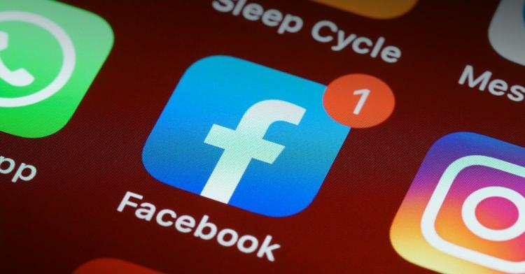 <p><strong><span style="color:#B22222">9)&nbsp; FACEBOOK - ABD</span>&nbsp; |&nbsp; 107 MİLYAR DOLAR</strong></p>
