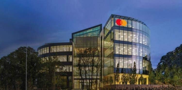 <p><strong><span style="color:#B22222">18)&nbsp; MASTERCARD </span>|&nbsp; 509 MİLYAR DOLAR</strong></p>
