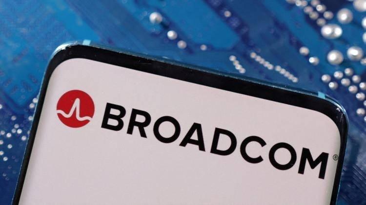 <p><strong><span style="color:#B22222">7)&nbsp; BROADCOM&nbsp;</span> |&nbsp; 1.7 TRİLYON DOLAR</strong></p>
