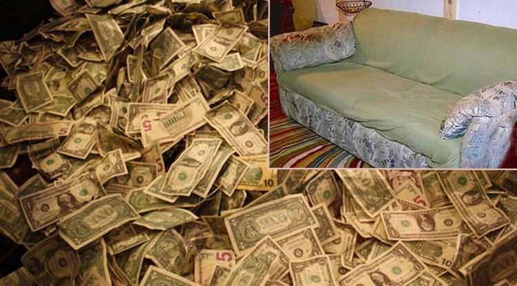 <p><span style="color:#B22222"><em><strong>&Ouml;ğrenci evleri i&ccedil;in ikinci el eşya satan bir d&uuml;kkandan yalnızca 20 dolara eski bir koltuk alan 3 gen&ccedil;, hayatının en b&uuml;y&uuml;k s&uuml;rpriziyle karşılaştı. Eski koltuğun i&ccedil;inde gizlenen binlerce doları bulan gen&ccedil;ler, aldıkları kararla takdir topladı.</strong></em></span></p>
