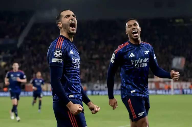 <p><span style="color:inherit"><strong>1- Arsenal | 21 Puan | 18 Averaj</strong></span></p>

<p>&nbsp;</p>
