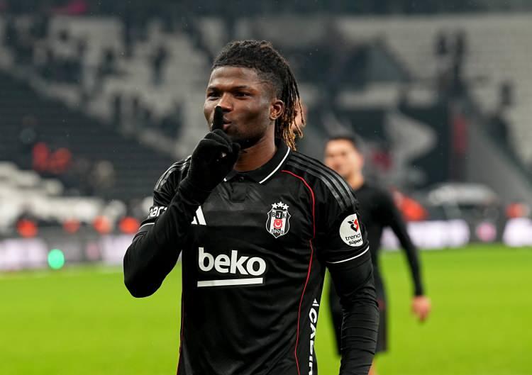 <p>El Bilal Toure - Beşiktaş<br />
<br />
4 gol</p>
