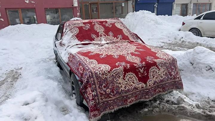<p>Meteoroloji tarafından gece yapılan &ouml;l&ccedil;&uuml;mlerde, T&uuml;rkiye'nin en soğuk yerleşim birimi Hakkari'nin 1950 rakımlı Y&uuml;ksekova il&ccedil;esi oldu.</p>
