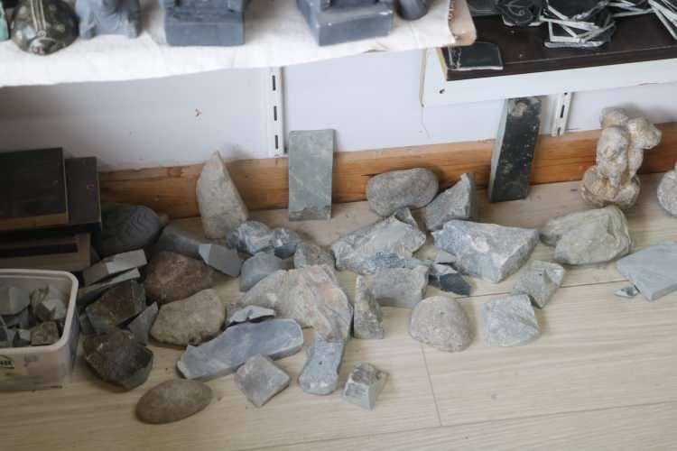 Hatay'da 4 mesleği olan adam 25 yıldır ekmeğini taştan &ccedil;ıkarıyor!