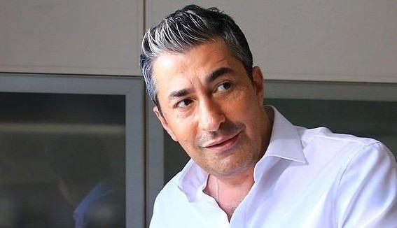 <p><span style="color:#800000"><strong>YAPAY ZEKAYA T&Uuml;RK OYUNCUDAN DA YORUM GELDİ</strong></span></p>

<p><strong>&Uuml;nl&uuml; oyuncu Erkan Petekkaya, kısa bir s&uuml;re &ouml;nce yaptığı a&ccedil;ıklamalarda yapay zekanın sekt&ouml;re etkisini değerlendirdi.&nbsp;Yapay zekanın oyunculuk alanında giderek artan etkisi hakkında konuşan Petekkaya, "Yapay zeka duyguları yok eder mi ya da birebir taklit eder mi?" sorusuna ş&ouml;yle yanıt verdi:</strong></p>

<p><span style="color:#800000"><strong>"Yapay zekanın gen&ccedil; oyuncuların kariyerini tehdit edeceğini d&uuml;ş&uuml;nm&uuml;yorum. Negatif g&ouml;r&uuml;len y&ouml;nlerin etkili olacağını sanmıyorum &ccedil;&uuml;nk&uuml; hi&ccedil;bir yapay zeka insanın g&ouml;z&uuml;ndeki duyguyu, ifadeyi veremez, anlatamaz gibi geliyor."</strong></span></p>
