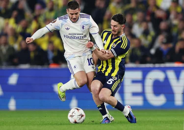 <p>Ma&ccedil;ın bitimine 15 dakika kala Kerem Akt&uuml;rkoğlu beraberlik gol&uuml;n&uuml; attığını d&uuml;ş&uuml;nd&uuml;, ancak eski Villa forveti Jhon Duran'ın ofsaytta olduğu gerek&ccedil;esiyle gol iptal edildi.</p>
