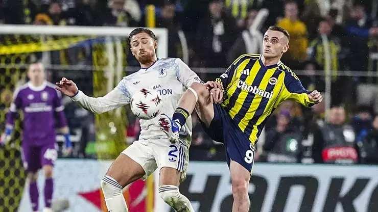 <p>Fenerbah&ccedil;e'nin yağmurla ıslanmış stadyumunun sıcak atmosferindeki gerilim, ma&ccedil;ın son dakikalarında oyundan &ccedil;ıkan Youri Tielemans ile Emery arasında yaşanan tartışmada a&ccedil;ık&ccedil;a g&ouml;r&uuml;ld&uuml;. Teknik direkt&ouml;r, etkileyici bir performans sergileyen orta saha oyuncusunu itti.</p>

