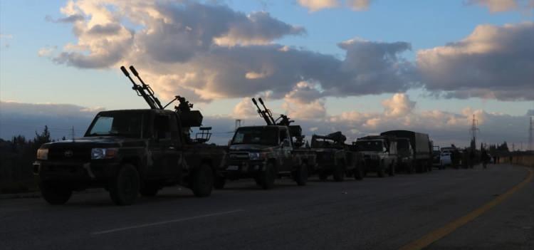 <p>Suriye ordusu, 16 Ocak&rsquo;ta ter&ouml;r &ouml;rg&uuml;t&uuml; YPG/SDG&rsquo;ye karşı Fırat Nehri&rsquo;nin batısındaki b&ouml;lgelerde askeri operasyon başlattı.&nbsp;</p>
