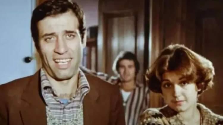 <p><strong>Kemal Sunal'ın başrol&uuml;nde yer aldığı 1976 yapımı "Meraklı K&ouml;fteci", hem hikayesi hem de oyunculuk performanslarıyla T&uuml;rk sinemasının klasikleri arasına adını yazdırıyor.</strong></p>
