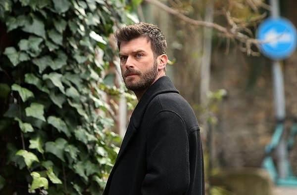 <p><strong>Hen&uuml;z dizinin ismi ve detayları paylaşılmasa da, heyecanla beklenen yapımın bir dijital platformda izleyenlerle buluşması bekleniyor.</strong></p>
