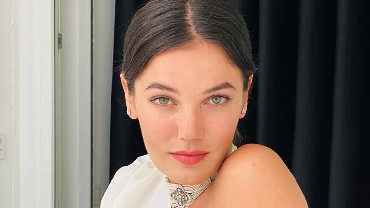 <p><strong>Deniz'e teklif gittiği ancak &uuml;nl&uuml; ismin hen&uuml;z cevap vermediği s&ouml;ylentiler arasında.</strong></p>
