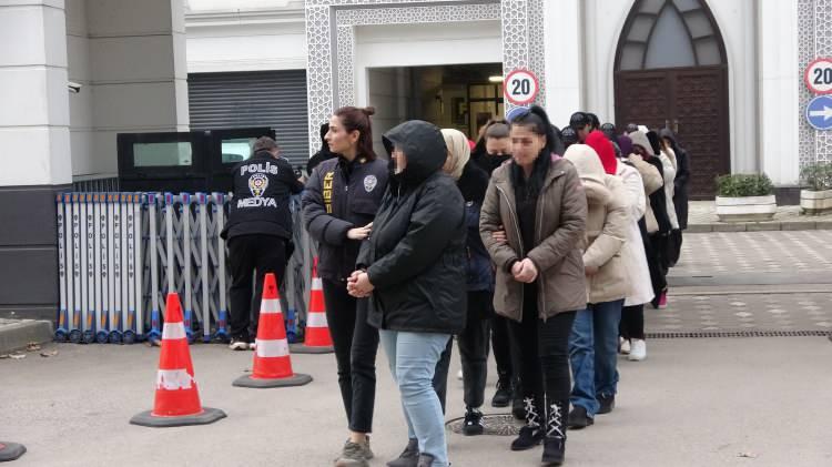 Kocaeli'de "kadın" olup vurgun yaptılar: 61 ş&uuml;pheliden 24'&uuml; tutuklandı