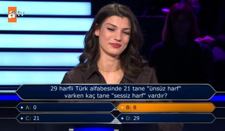 <p><strong>Seyircilerin tercihine g&uuml;venen yarışmacı "B- 8" dedi.</strong></p>
