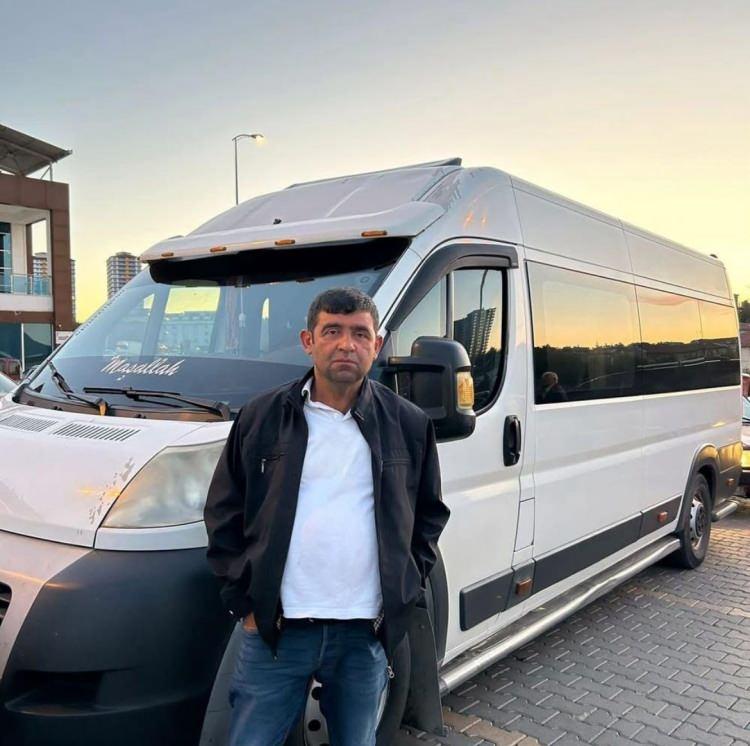 Yanan minib&uuml;s&uuml;n&uuml; izlerken kalp krizi ge&ccedil;irerek &ouml;ld&uuml;! Ateşi kendisinin yaktığı ortaya &ccedil;ıktı