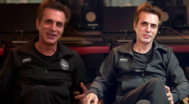 <p><span style="color:#B22222"><em><strong>&Uuml;nl&uuml; şarkıcı Teoman, katıldığı bir YouTube programında &ccedil;ocukluğundan aile hayatına, babalığından ruh haline kadar bug&uuml;ne dek &ccedil;ok fazla konuşmadığı hatıralarını anlattı. Annesinin yıllarca kendisinden utandığını s&ouml;yleyen &uuml;nl&uuml; şarkıcının a&ccedil;ıklamaları g&uuml;ndem oldu.</strong></em></span></p>
