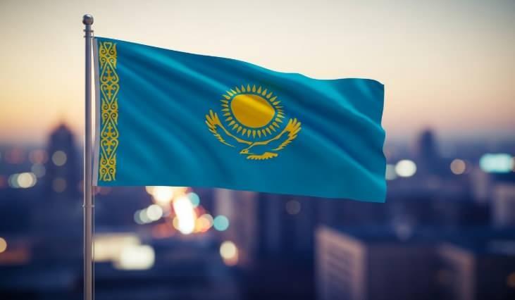 <p><span style="color:#B22222"><strong>14)&nbsp; KAZAKİSTAN</strong></span></p>
