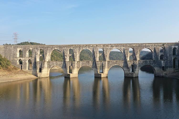 <p><span style="color:#B22222"><strong>İSKİ BARAJLARIN DOLULUK ORANI: 22 OCAK 2025 VERİLERİ</strong></span></p>

<p>İstanbul'daki barajlarda su seviyeleri d&uuml;ş&uuml;şe devam ediyor. 22 Ocak 2026 İSKİ tarafından a&ccedil;ıklanan verilere g&ouml;re, barajların doluluk oranı y&uuml;zde 25,7 olarak kaydedildi.</p>
