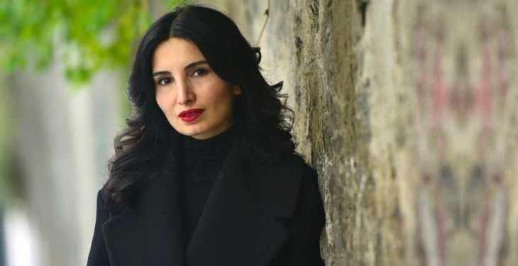 <p><strong>Dizinin en dikkat &ccedil;eken karakterlerinden biri olan "Ceyda"yı oynayan Başak Sayan, o d&ouml;nem oyunculuk performansıyla b&uuml;y&uuml;k beğeni toplasa da Yaprak D&ouml;k&uuml;m&uuml;'n&uuml;n final yapmasıyla ekranlara ara vermişti.&nbsp;</strong></p>
