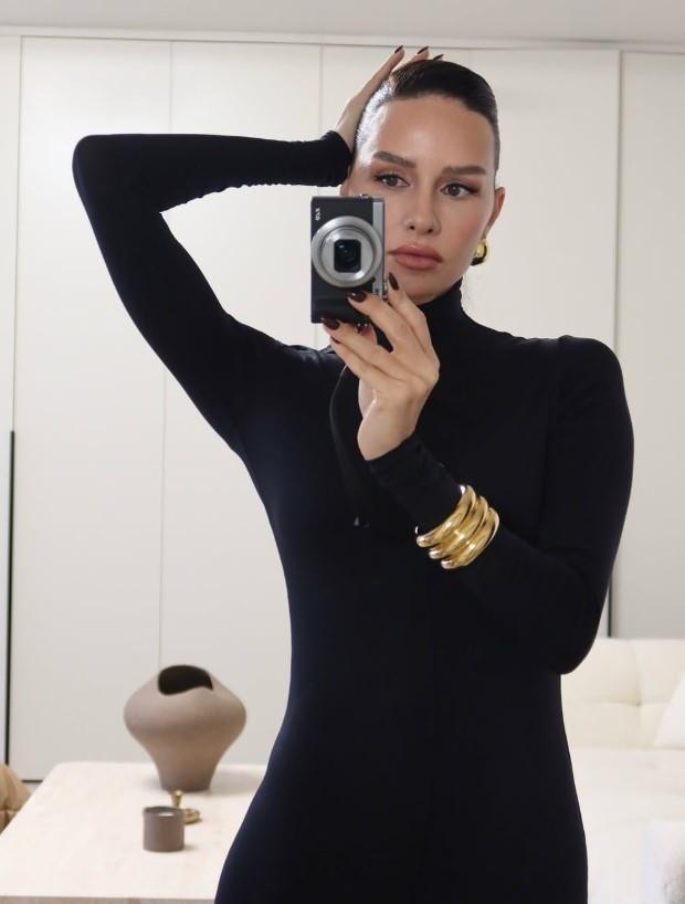 <p>Boşandıktan sonra sık sık sosyal medya hesabından paylaşım yapan &uuml;nl&uuml; oyuncu Yasemin Ergene yeni eviyle de ilgili paylaşım yapmayı ihmal etmiyor.&nbsp;</p>
