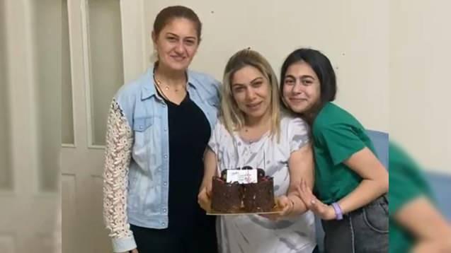 Annesi ve ağabeyini enkazdan &ccedil;ıkaran komutanın emanetine g&ouml;z&uuml; gibi bakıyor