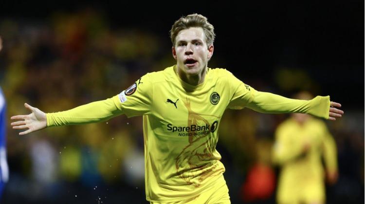 <p>Trabzonspor, Bodo/Glimt forması giyen Norve&ccedil;li sol kanat oyuncusu&nbsp; Jens Petter Hauge'nin transferi i&ccedil;in kesenin ağzını a&ccedil;acak.<br />
<br />
Fatih Tekke de 26 yaşındaki oyuncuyu &ccedil;ok beğeniyor.<br />
<br />
(FANATİK)</p>
