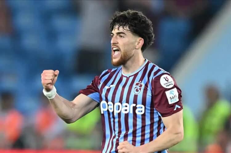 <p>Galatasaray, Trabzonspor'un sezon başında BAE ekibi Al Wasl'a sattığı 25 yaşındaki Portekizli sağ bek Pedro Malheiro'nun durumunu sordu.<br />
<br />
Yeni takımında mutsuz olan Malheiro, T&uuml;rkiye'ye d&ouml;nmeye sıcak bakıyor.<br />
<br />
(FOTOMA&Ccedil;)</p>
