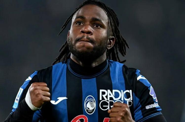 <p>Atalanta, Lookman i&ccedil;in bonservis beklentisini 45 milyon eurodan 35 milyon euroya d&uuml;ş&uuml;rd&uuml;.</p>

<p>Fenerbah&ccedil;e de 35 milyon euro satın alma opsiyonunu i&ccedil;eren kiralama teklifini bu hafta İtalyanlara sunacak.<br />
<br />
(FOTOMA&Ccedil;)</p>
