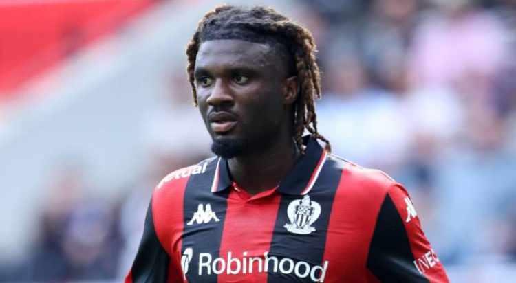 <p>Transfer &ccedil;alışmalarına devam eden Beşiktaş'ta yeni hedef Terem Moffi. Menajerler aracılığıyla &ouml;nerilen 26 yaşındaki golc&uuml; i&ccedil;in araştırmalar başladı.<br />
<br />
(S&Ouml;ZC&Uuml;)</p>
