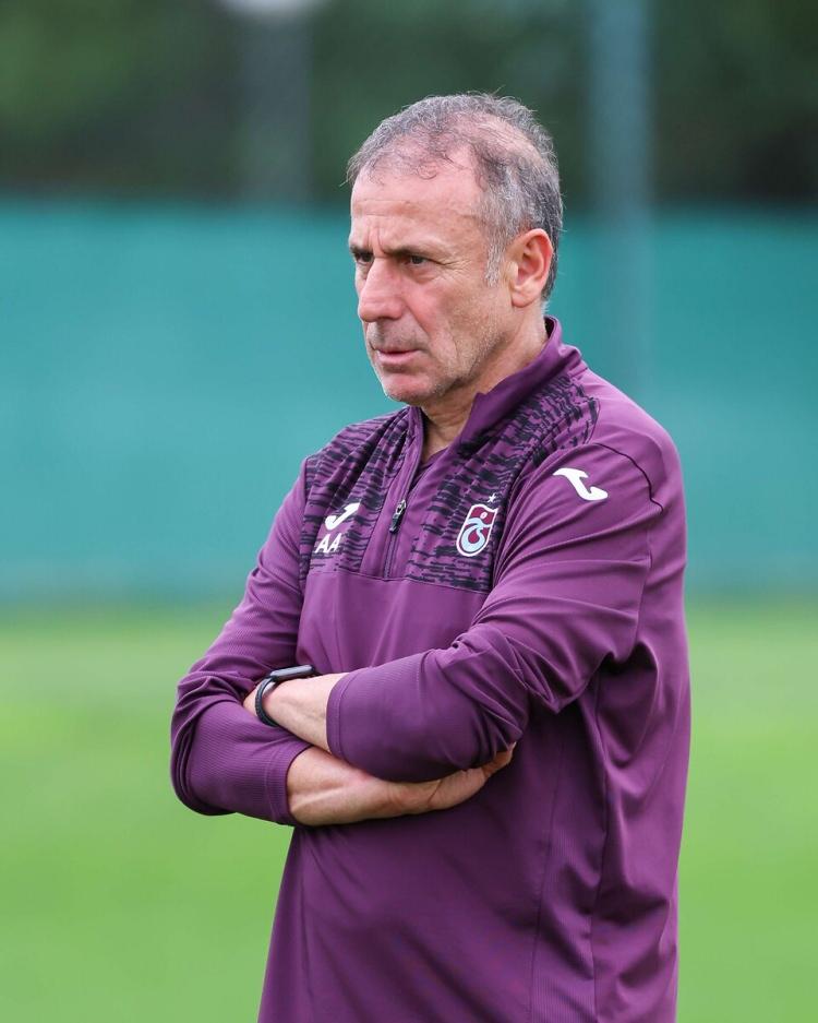 <p>Konyaspor, &Ccedil;ağdaş Atan'ın yerine Abdullah Avcı'yı d&uuml;ş&uuml;n&uuml;yor. Anadolu Kartalı'nın, Abdullah Avcı'nın yakın &ccedil;evresiyle irtibat kurduğu ve teklif yapacağı &ouml;ğrenildi. (FOTOMA&Ccedil;)</p>
