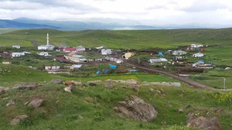 <p><span style="color:#B22222"><strong>GE&Ccedil; K&Ouml;Y&Uuml;:</strong>&nbsp;</span>(ARDAHAN)</p>

<p>&nbsp;</p>
