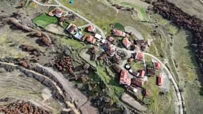 <p><span style="color:#B22222"><strong>EN UZUN İSİMLER</strong></span></p>

<p>&nbsp;</p>
