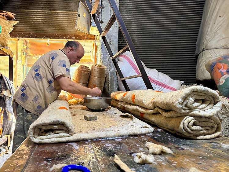 <p><span style="color:#B22222"><strong>KE&Ccedil;E USTASI</strong></span></p>

<p>&nbsp;</p>
