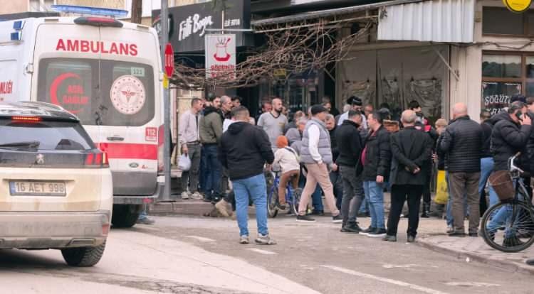 <p>Olay, saat 13.00 sıralarında Kemalpaşa Mahallesi Hacı S&uuml;leyman Sokak&rsquo;ta meydana geldi.</p>
