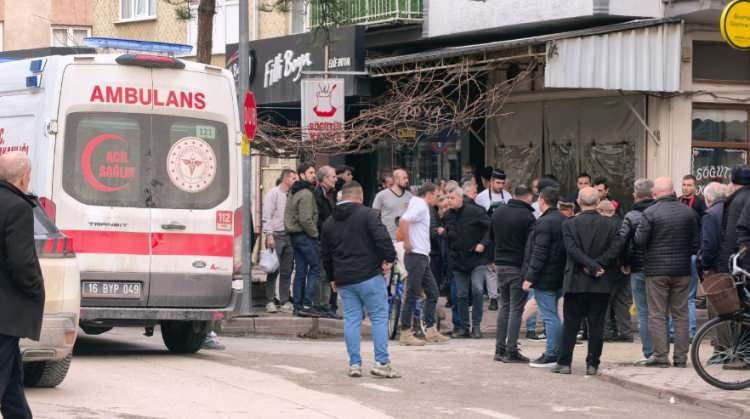 <p>Yaralılar, sağlık ekiplerinin ilk m&uuml;dahalesinin ardından ambulansla İneg&ouml;l Devlet Hastanesine kaldırıldı.</p>
