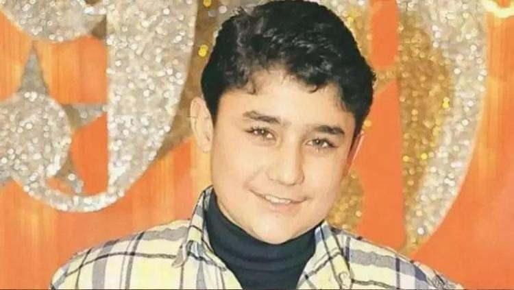 <p><strong>Bir d&ouml;nem İbrahim Tatlıses'in veliahtı olarak anılan ve milyonlar satan alb&uuml;mleriyle T&uuml;rkiye'nin g&ouml;zbebeği haline gelen K&uuml;&ccedil;&uuml;k İbo, uzun yıllardır g&ouml;zlerden uzak bir yaşam s&uuml;rd&uuml;r&uuml;yor.</strong></p>
