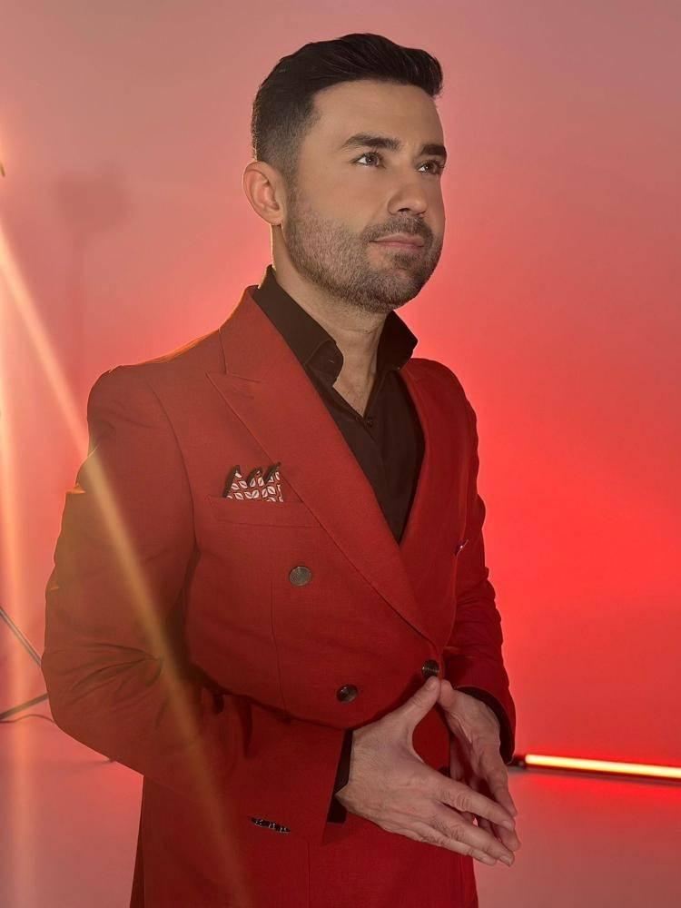 <p><strong>Şimdilerde 41 yaşında olan &uuml;nl&uuml; şarkıcı, ge&ccedil;tiğimiz g&uuml;nlerde bir ciğercide sahne aldığı ve "5 bin liraya d&uuml;şt&uuml;ğ&uuml;" iddialarıyla g&uuml;ndeme geldi.</strong></p>
