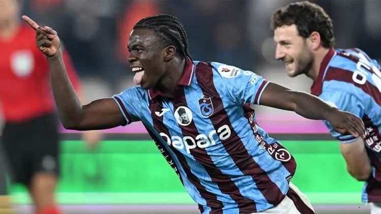 <p><strong>Sabah'ın haberine g&ouml;re,&nbsp;</strong>bordo-mavili y&ouml;netim, 19 yaşındaki futbolcu i&ccedil;in "T&uuml;rkiye i&ccedil;ine satış yok" kararı aldı.​</p>
