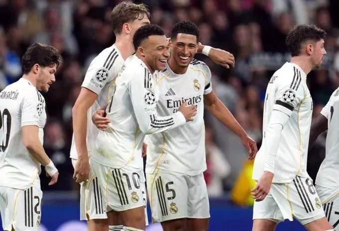 <p>9- Real Madrid | 15 Puan | 9 Averaj</p>
