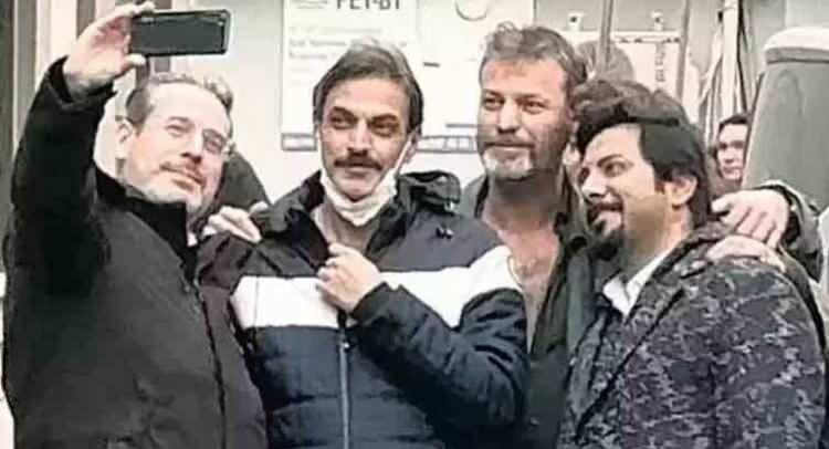 <p>Şişli Hamidiye Etfal Hastanesi'nde g&ouml;r&uuml;nt&uuml;lenen oyuncu, sevenlerinin desteği karşısında duygulandığını belirterek, <strong>"Bu kadar sevildiğimi bilmiyordum. Dualar benim muhafızım oldu"</strong> s&ouml;zleriyle atılan mesajların kendisine moral verdiğini s&ouml;yledi.</p>
