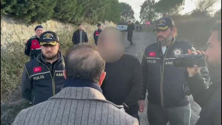 <p>Olay, 21 Ocak g&uuml;n&uuml; Ey&uuml;psultan'da meydana geldi. Annesi Fatma Demircan'dan bir s&uuml;redir haber alamayan G&uuml;lay G. polis ekiplerine ihbarda bulundu.&nbsp;</p>
