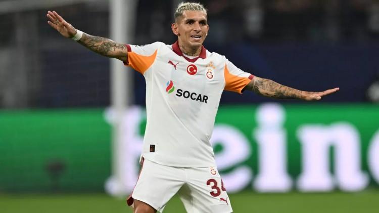 <p>* Lucas Torreira</p>
