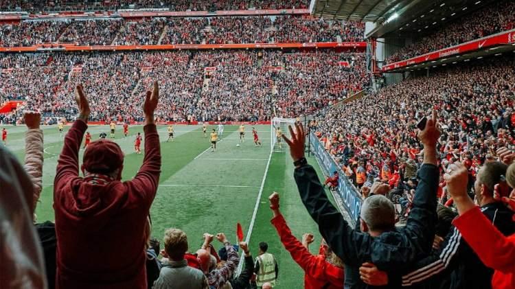 <p><span style="color:#B22222"><strong>5- ANFİELD (LİVERPOOL)</strong></span></p>

<p>&nbsp;</p>
