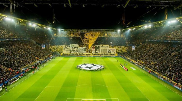 <p><strong>4- SİGNAL IDUNA PARK (BORUSSİA DORTMUND)</strong></p>
