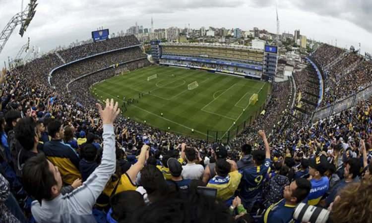 <p><span style="color:#B22222"><strong>1- LA BOMBONERA (BOCA JUNİORS)</strong></span></p>
