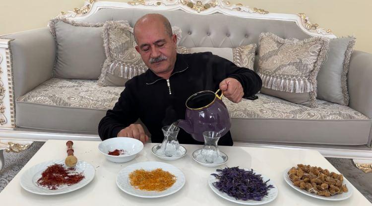 <p>Geleneksel tarım &uuml;r&uuml;nlerinin dışına &ccedil;ıkmak isteyen b&ouml;lge &ccedil;ift&ccedil;ileri i&ccedil;in Kerim Erişmiş'in tarlası artık bir <strong><em>"başarı rehberi"</em></strong> niteliğinde</p>
