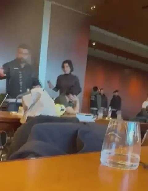 Clubhouse baskınında flaş detaylar: Gizli odalar gizli ortak! G&uuml;nd&uuml;z spor gece fuhuş partileri...