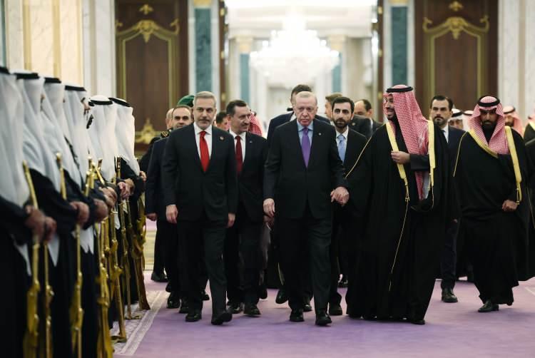 Arap basınında T&uuml;rkiye r&uuml;zgarı: "B&ouml;lgesel dengelerin vazge&ccedil;ilmez akt&ouml;r&uuml;" 