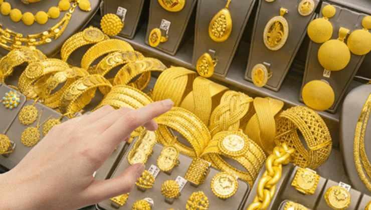 Altın i&ccedil;in ortalığı karıştıran tahmin! Dev bankadan iddialı &ccedil;ıkış