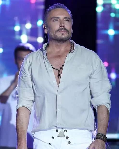 <p><strong>Fatih &Uuml;rek'in vefatı sonrası vasiyetini hazırlamaya karar veren Cenk Eren, katıldığı bir televizyon programında geride bıraktığı servetinin nerelere harcanacağını da belirtti.</strong></p>
